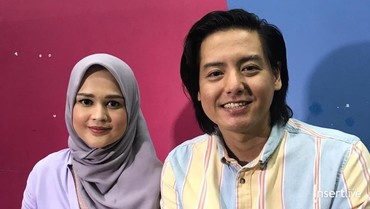 img-title Reaksi Cut Meyriska Lihat Foto Iis Dahlia vs Vicky Prasetyo Bebas