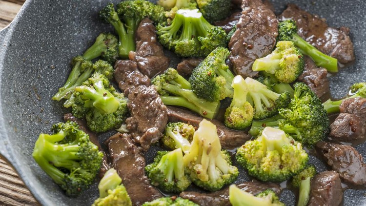 Daging Sapi Lada Hitam dan Brokoli