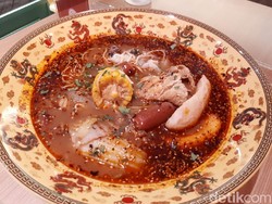 Dragon Hot Pot : Mantul! Hot Pot Kuah Ma La Tang dengan 100 Pilihan Isian