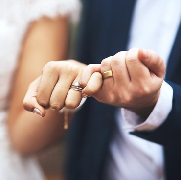 Walau tanpa Restu Orang Tua, 5 Artis Ini Mantap Menikah