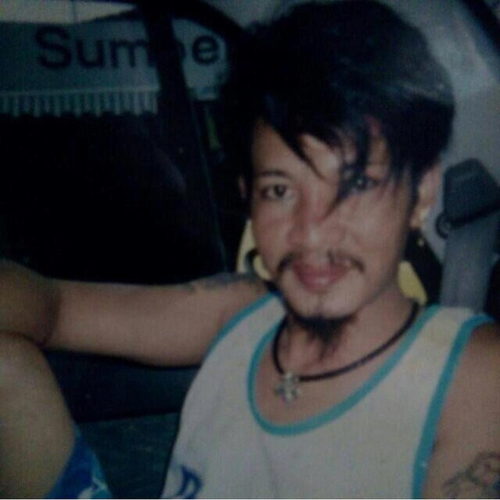 <p>Gaya santai Limbad tanpa balutan pakaian khasnya seperti saat ini. Gaul banget ya. (Foto: Instagram @limbadindonesia)</p>
