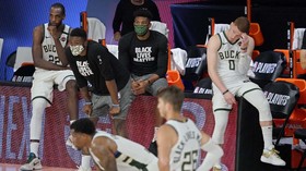 FOTO: Nasib Tragis Milwaukee Bucks di NBA
