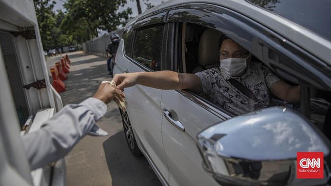 Kendaraan Jakarta yang tak lulus uji emisi bakal dikenakan tarif parkir tertinggi di 24 lokasi.