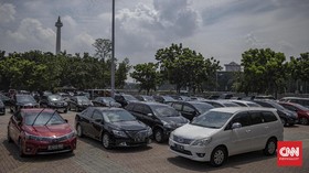 Ban Mobil Harus Lurus Saat Parkir untuk Waktu Lama