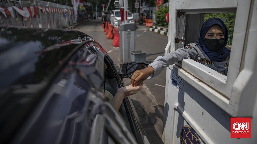 Dari Mana Ide Warga Harus Bayar STNK Ditambah Biaya Parkir Setahun?