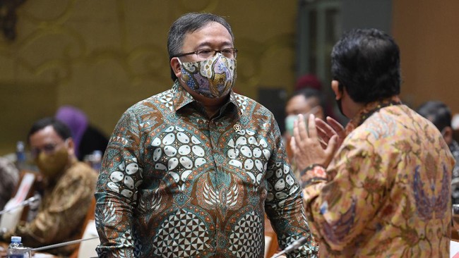Komisaris Utama Telkom Indonesia Bambang P.S Brodjonegoro dirawat di RSPP Jakarta karena positif terjangkit virus corona sejak Sabtu (3/7) malam.