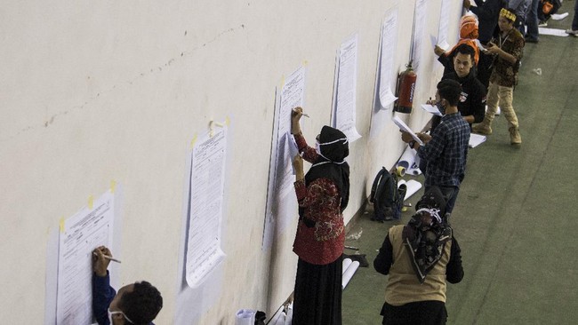 PDIP memprotes penghentian proses rekapitulasi suara Pemilu 2024 di tingkat kecamatan yang terjadi di sejumlah daerah.