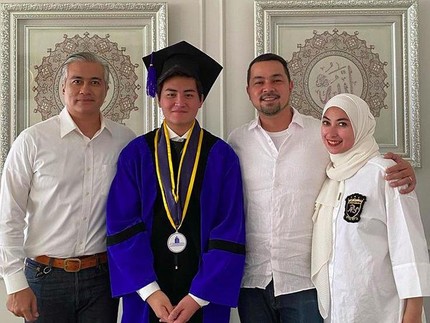 Sultan Djorghi Tuai Pujian, Kompak dengan Eks Suami Annisa Trihapsari di Wisuda Anak