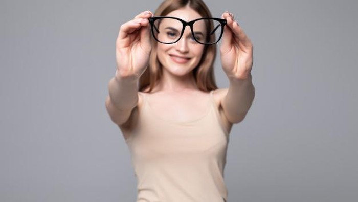 Apakah Mata Minus Bisa Disembuhkan?