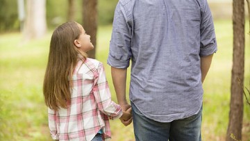 TIPS JADI AYAH BERMAIN UNTUK ANAK