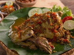 Resep Ayam Betutu Khas Bali, Nikmat Pedasnya Menggugah Selera