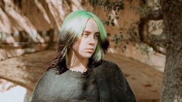 img-title Rilis Lagu Baru 'Therefore I Am', Billie Eilish Rekam MV Pakai Ponsel
