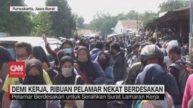 VIDEO: Demi Kerja, Ribuan Pelamar Nekat Berdesakan