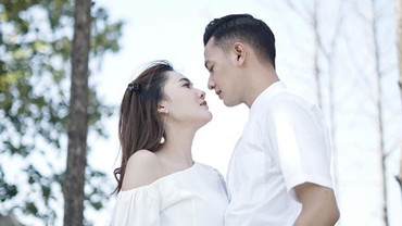 img-title Dory Harsa Nikahi Nella Kharisma di Kediri, Keluarganya di Solo Tak Gelar Acara