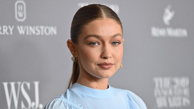 Gigi Hadid menyuarakan dukungannya kepada rekan sesama model yang berhijab dan memilih pensiun dari dunia mode dengan alasan mempertahankan nilai agama.