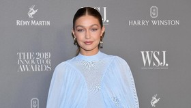 Gigi Hadid Kembali Bekerja Usai 2 Bulan Melahirkan