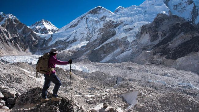 Pangeran Bahrain dan belasan pendaki asal Inggris bakal melakukan ekspedisi di dua puncak gunung di Nepal pada pertengahan September ini.