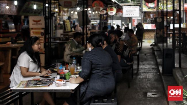 Studi menunjukkan, banyak orang dewasa yang positif Covid-19 dilaporkan dua kali lebih mungkin pernah makan di restoran dalam 14 hari terakhir sebelum sakit.