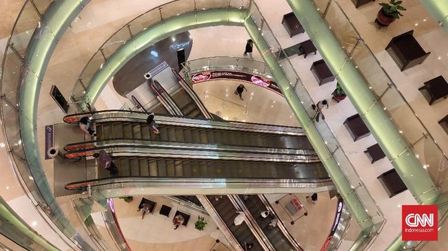 Belanja di mal tampaknya kini tak lagi menggiurkan. Alih-alih di mal, banyak orang memilih belanja di e-commerce.