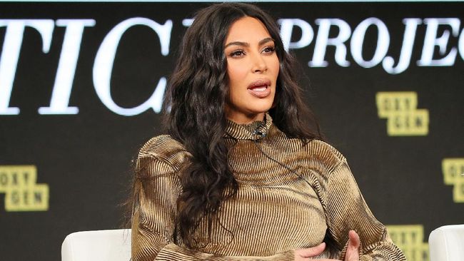 Kim Kardashian Anggap Kanye West Aneh karena Minta Rujuk