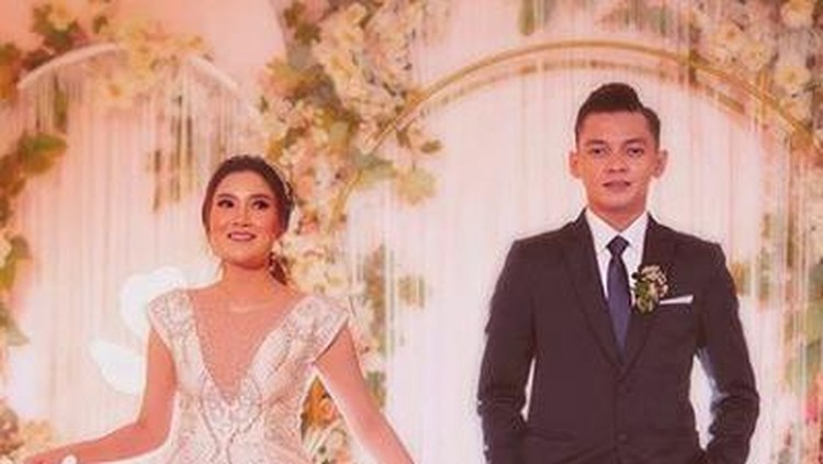 Nella Kharisma dan Dory Harsa Nella Kharisma dan Dory Harsa sudah menikah