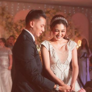 3 Fakta Pernikahan Nella Kharisma dan Dory Harsa