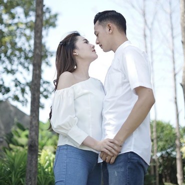 Boncengan Bersama Bocah, Dory Harsa Disinggung Netizen soal Anak