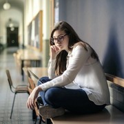 Perlu Diketahui, 4 Hal Ini Bisa Membuat Orang Introvert Rentan Terkena Depresi