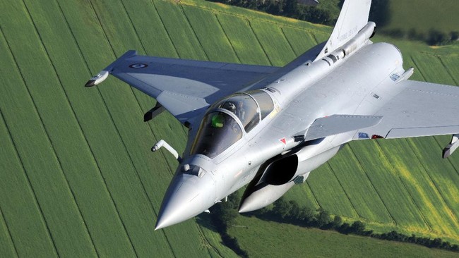 Latihan jet tempur Rafale, pesawat yang hendak dibeli Indonesia, menjadi pemicu pemadaman listrik di sebuah desa kecil di selatan Prancis.