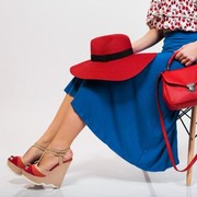 Tampil Stylist dan Cantik dengan Must Have Item Outfit Untuk Para Wanita