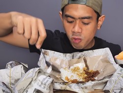 Gokil! Tanboy Kun Sarapan 4 Bungkus Nasi Padang hingga 10 Bungkus Nasi Uduk