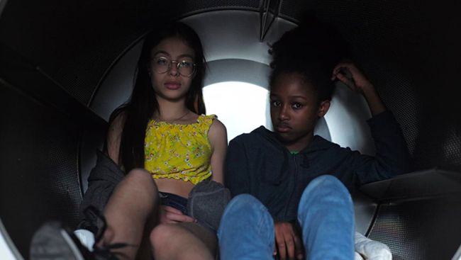 Film Cuties yang tayang di Netflix menuai kontroversi terkait tuduhan eksloitasi anak, sutradara buka suar.
