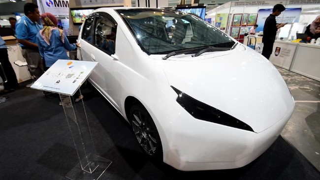MyKar adalah mobil listrik mirip Honda Jazz yang dibuat EV Innovations, startup otomotif asal Malaysia.