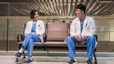 img-title Gegara Covid-19 Syuting Drakor 'Hospital Playlist' Ditunda Tahun Depan