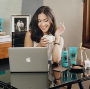Jaga #HairLifeBalance dengan Hairspa di Rumah ala Nana Mirdad