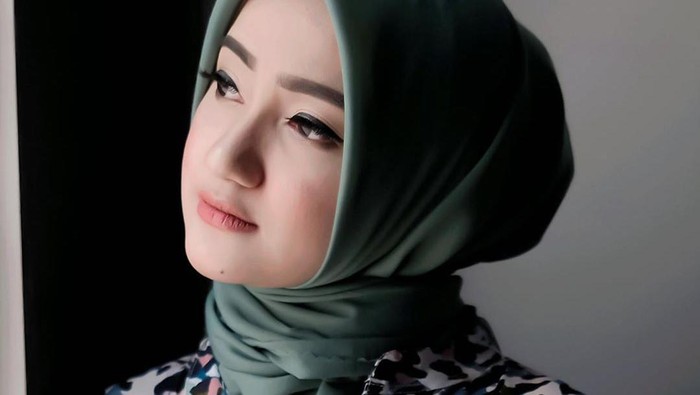 marcella simon berhijab