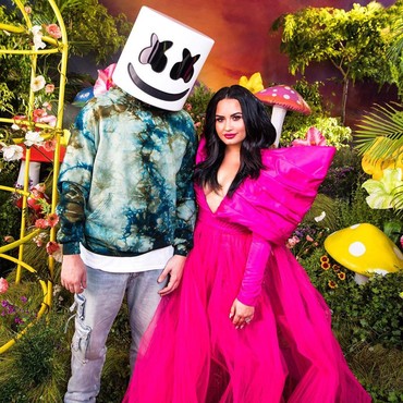 Demi Lovato Tolak Lamaran Marshmello Usai Rilis 'Ok Not to Be Ok'