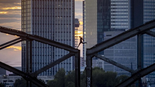 Polisi tak menemukan unsur pidana aksi parkour di flyover Kemayoran yang dilakukan Marhaenis Fansa usai viral di media sosial.