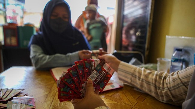 Subsidi kuota internet diberikan kepada siswa, guru, mahasiswa dan dosen yang sudah mendaftar di Data Pokok Pendidikan dan Pangkalan Data Pendidikan Tinggi.