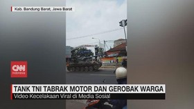 VIDEO: Tank TNI AD Tabrak Motor dan Gerobak Warga
