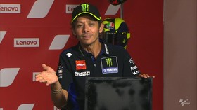 VIDEO: Rossi Kecewa Tak Dapat Hadiah Kuis MotoGP San Marino