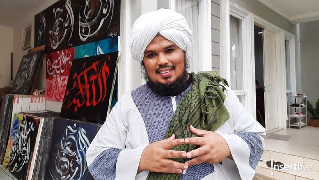 Ustaz Derry Sulaiman Bantu Palestina dengan Lukisan Kaligrafi