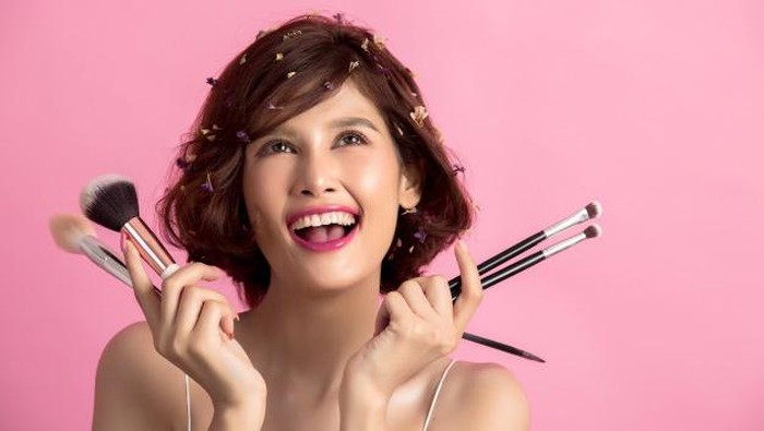6 Fakta Menarik Seputar Makeup, Bisa Bikin Kaget!
