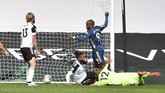 FOTO: Arsenal Perkasa di Laga Perdana Liga Inggris Arsenal menaklukkan Fulham dengan skor 3-0. Berikut foto-foto pilihan laga tersebut.