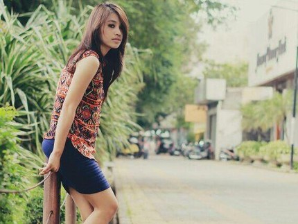 6 Foto Lama Eks Istri Dory Harsa, Model Cantik Beranak Dua