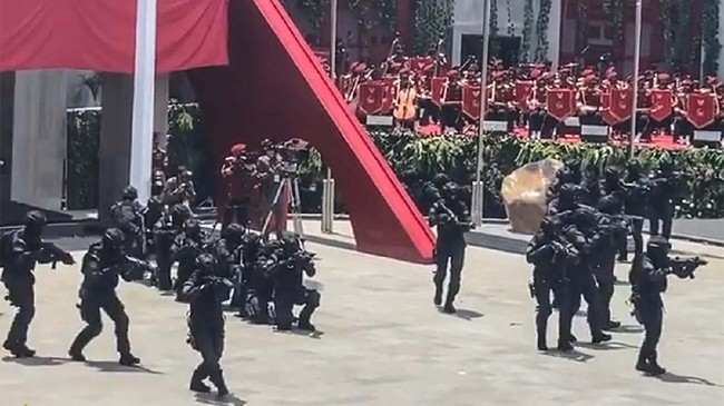 Pengamat intelijen, Khairul Fahmi menyebut BIN baru boleh punya pasukan khusus bersenjata jika ada UU yang mengatur.