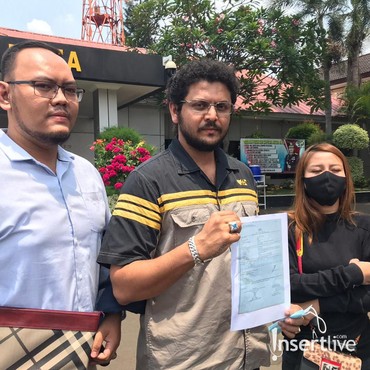 Tak Terima Disebut Penipu, Vicky Prasetyo Laporkan Adik Angel Lelga