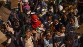 FOTO: Nestapa Imigran di Yunani Usai Penampungan Terbakar Pemerintah Yunani mulai memindahkan para pendatang dan pencari suaka ke kamp darurat di Pulau Lesbos.