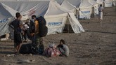 FOTO: Nestapa Imigran di Yunani Usai Penampungan Terbakar Pemerintah Yunani mulai memindahkan para pendatang dan pencari suaka ke kamp darurat di Pulau Lesbos.