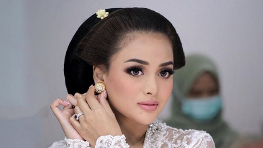 Atta Halilintar dan Aurel Hermansyah jadi pengantin Jawa